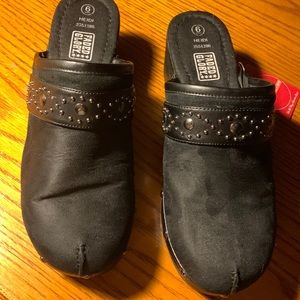 Black suede look Faded Glory Clogs